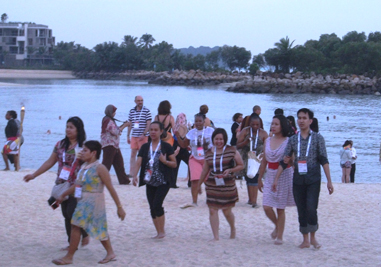IFLA delegates explore the shore of Sentosa Island at the Tanjong Beach Club. Photo by Carlon Walker
