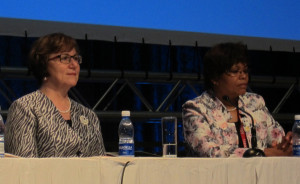 IFLA President Sinikka Sipilä and former IFLA President Ellen Tise 