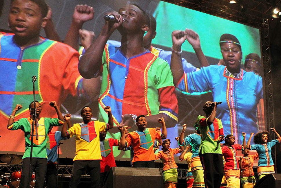 The Mzansi Youth Choir of Soweto performs at the opening session of the IFLA World Library and Information Congress in Cape Town. Photo: George M. Eberhart