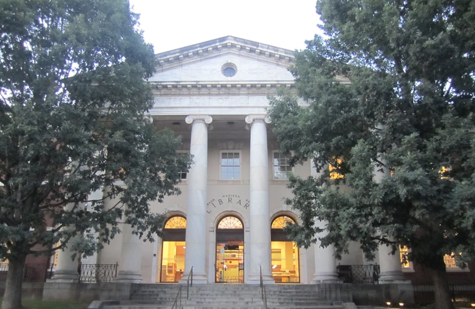 Jefferson-Madison Regional Library in Charlottesville, Virginia (Photo: Billy Hathorn/Creative Commons license)