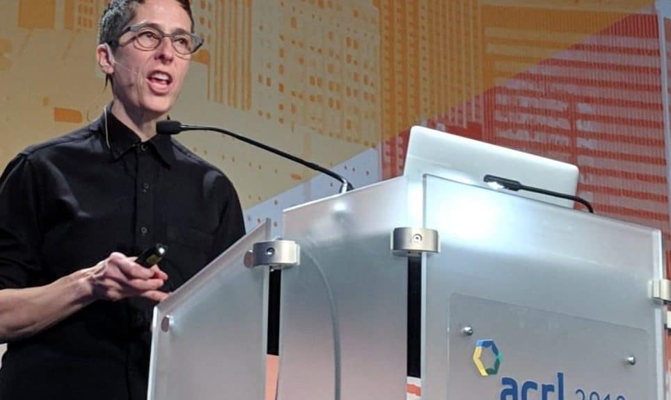 Award-winning graphic novelist Alison Bechdel closes out the 2019 Association of College and Research Libraries Conference in Cleveland on April 13. Photo: Laurie DeWitt/Pure Light Images