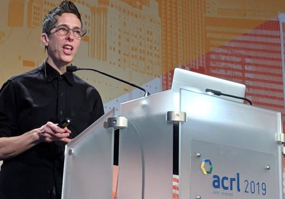 Award-winning graphic novelist Alison Bechdel closes out the 2019 Association of College and Research Libraries Conference in Cleveland on April 13. Photo: Laurie DeWitt/Pure Light Images